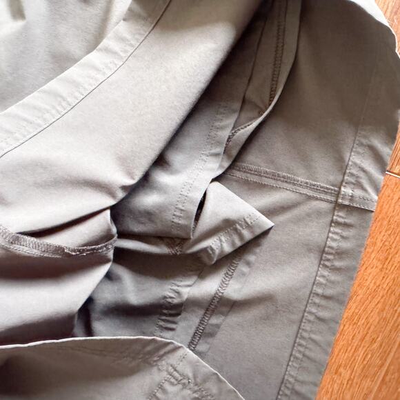 Eddie Bauer Grey Adventurer 2.0 Skort - Size 12 - Picture 3 of 6